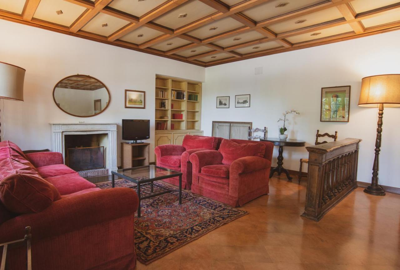 Casale Barbi Villa เวลเลตริ ภายนอก รูปภาพ